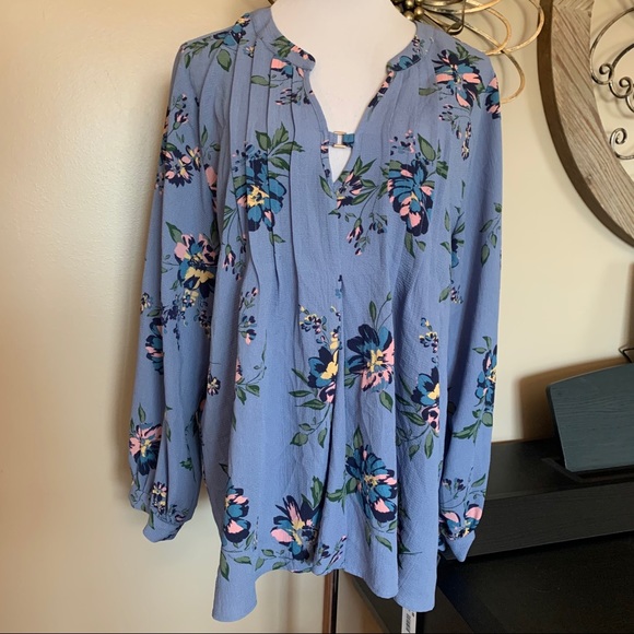 Massini Tops - NWT MASSINI Size 1X Blue Floral Blouse Top